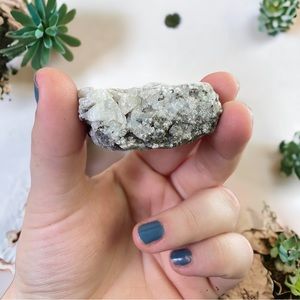 Small quartz inclusion Crystal